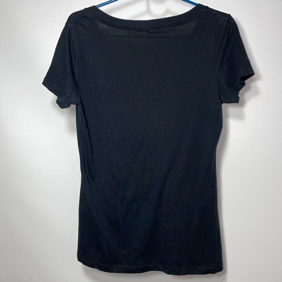 Woman’s Graphic tee - Picture 5 of 7